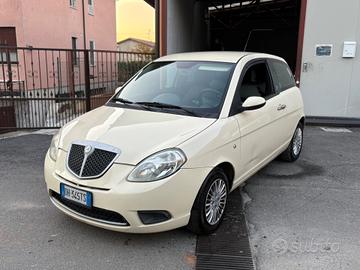 Lancia Ypsilon 1.2 benzina 2007 NEOPATENTATI