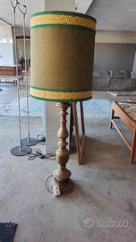 Lampada da terra vintage classica