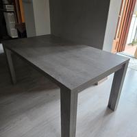 Tavolo non allungabile 