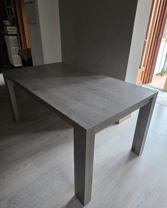 Tavolo non allungabile 