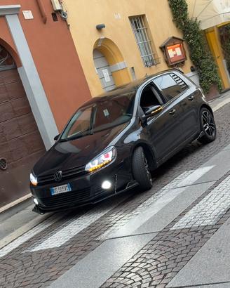 Volkswagen Golf 6 2.0 TDI 110 CV –