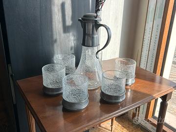 Set di bicchieri e caraffa vintage