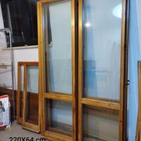 Finestre complete di profili e maniglie