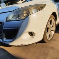 RENAULT MEGANE 2010 - PARAURTI ANTERIORE