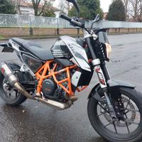KTM DUKE 690