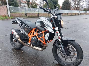 KTM DUKE 690