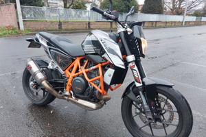 KTM DUKE 690