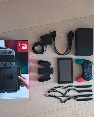Nintendo Switch + Mario Kart 8 Deluxe