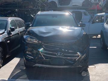 HYUNDAI TUCSON 1.7D - ANNO 2016 - PER RICAMBI