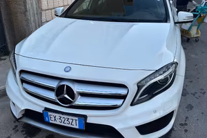 Mercedes Gla 220d 4matic premium design AMG
