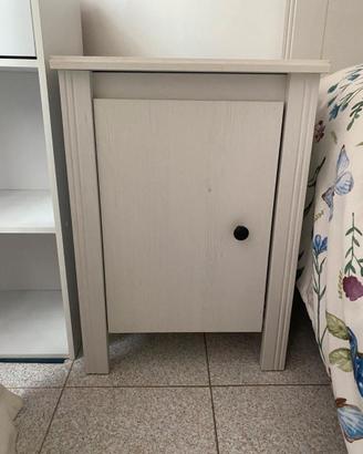 comodino ikea