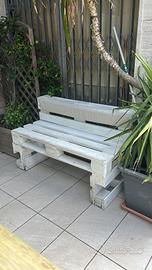 Divanetto in pallet da interno o esterno