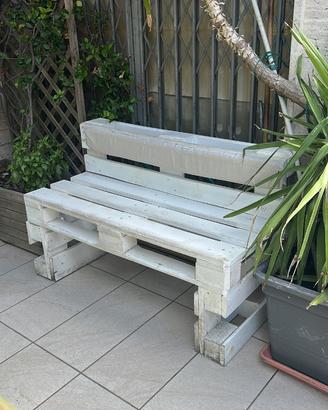 Divanetto in pallet da interno o esterno