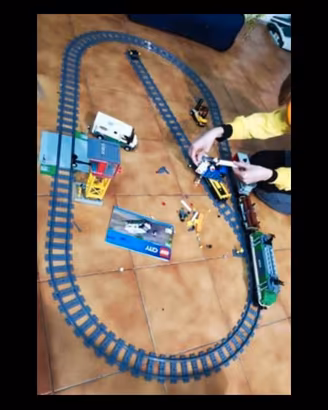 Lego Treno merci 60198  perfetto + powered