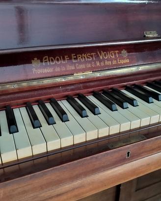 Pianoforte verticale Adolf Ernest Voigt anno 1910