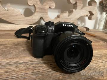 Panasonic GH4 con obiettivo