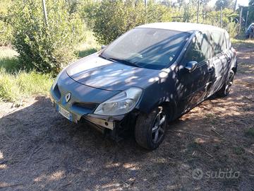 RENAULT CLIO 3 500
