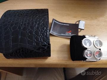 Orologio O.I.W. Multifunzione. 4 quadranti. 
