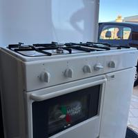 Cucina 4 fuochi Bompani a gas