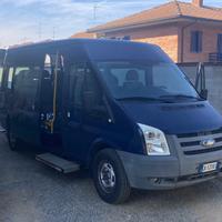 Minibus Ford transit 14 posti con pedana per disab
