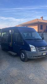 Minibus Ford transit 14 posti con pedana per disab