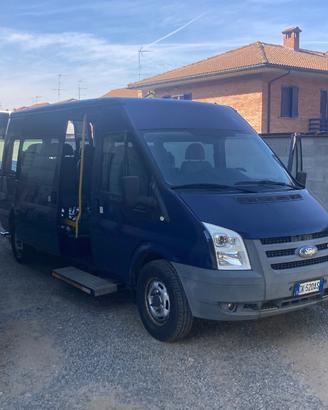 Minibus Ford transit 14 posti con pedana per disab