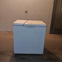 congelatore a pozzetto Whirlpool in ottime condizi