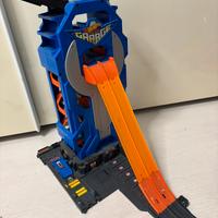 Hot wheels mega garage