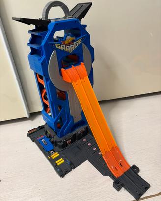 Hot wheels mega garage