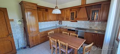 CUCINA IN LEGNO MASSELLO