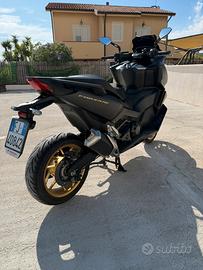 Honda forza 750 sport