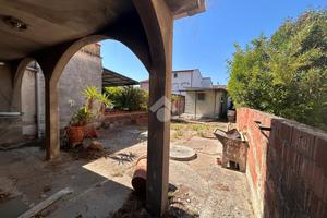 4 LOCALI A CASCINA