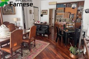 Appartamento di 163 m² con 4 locali e box auto a P