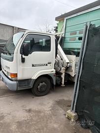 Nissan Cabstar con gru Buonfiglioli