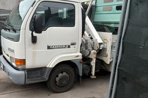 Nissan Cabstar con gru Buonfiglioli