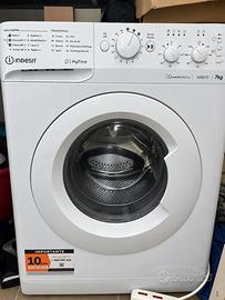 Lavatrice Indesit 7kg 1.200 giri usara 10 mesi