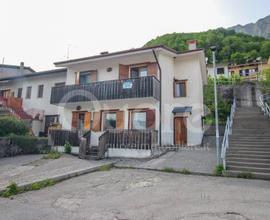 Villa a schiera di testa - Lusevera