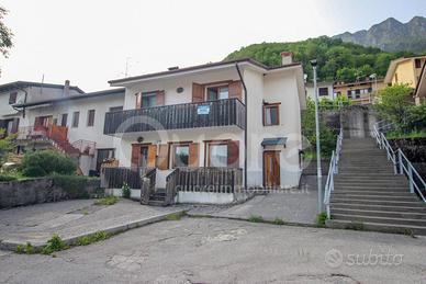 Villa a schiera di testa - Lusevera