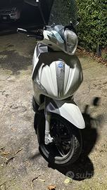 Beverly 350 sport touring