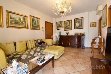 4 LOCALI A CORIANO