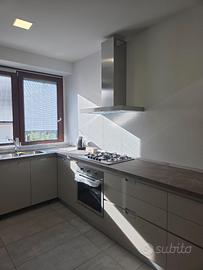 Cucina angolare anno 2021 realizzata dal falegname