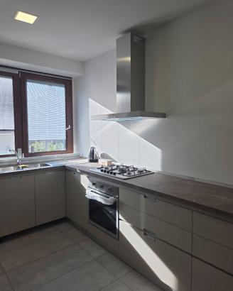 Cucina angolare anno 2021 realizzata dal falegname