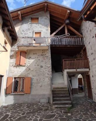 Immobile in asta di 130 m² con 3 locali a Valbondi