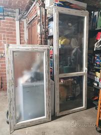  finestra bagno e porta soggiorno 