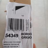 Specchio con bordi grigi