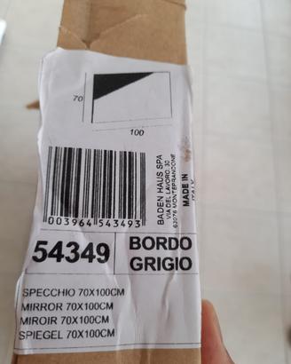 Specchio con bordi grigi