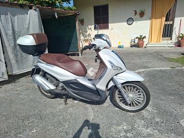 SCOOTER BEVERLY 300