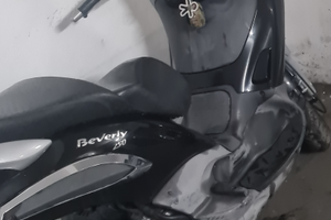 Beverly 250 cc km.30 mila originali