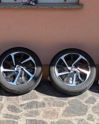 4 Cerchi in lega Toyota Yaris 16x6J ET50 4x100