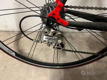 La bicicletta raffigurata è una Eddy Merckx Team S